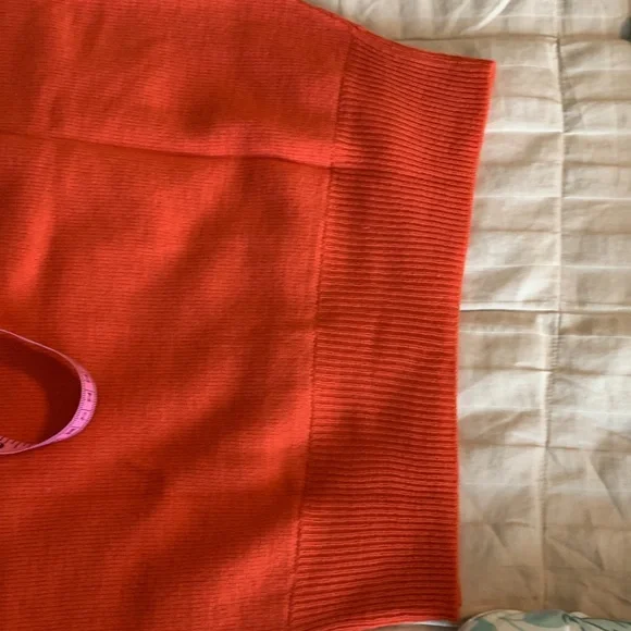 Woman’s vintage short sleeve sweater - Picture 6 of 7